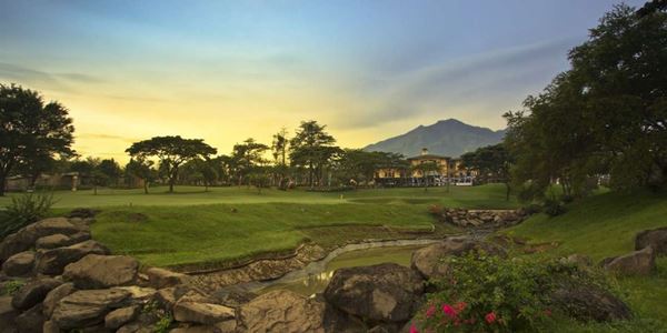 Menikmati Taman Dayu Golf Club and Resort di Pasuruan