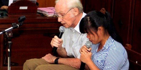 Perekrut Mary Jane Menyerahkan diri di Filipina, Eksekusi Mary Ditunda