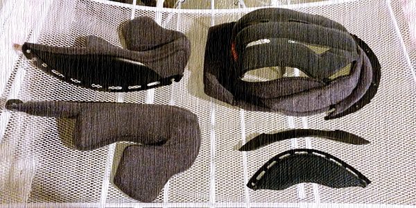 Cara Menghilangkan Bau Yang Mengganggu Pada Helm