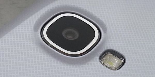 Cara Mudah untuk Menghilangkan Baret pada Kamera Smartphone