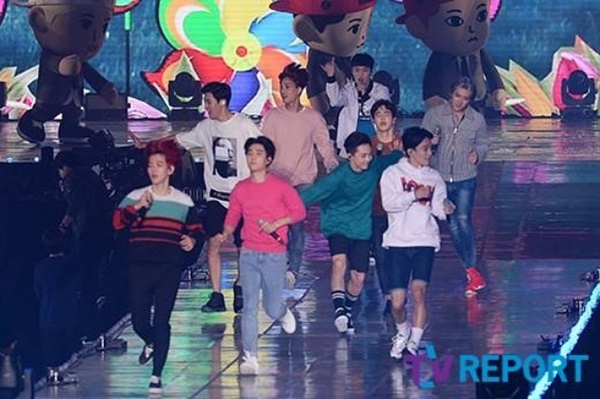 EXO Catat Sejarah Jadi yang Pertama Konser di Dome, Netter Justru Cuek 2