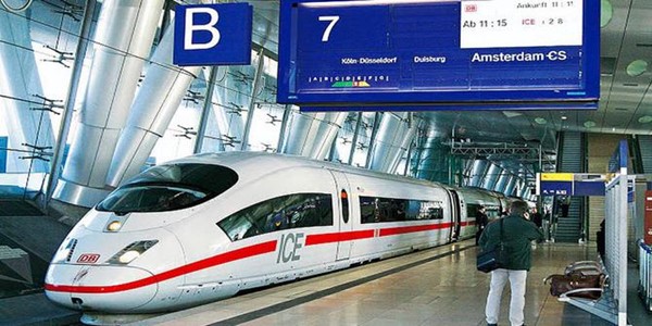 Ribut Soal Kereta Cepat, Rini Soemarno Berikan Alasan Pilih China
