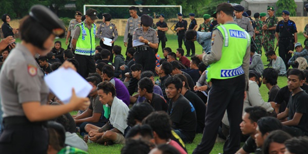 Merasa Kecolongan, TNI Siapkan Skema Khusus untuk Aremania dan Bonek