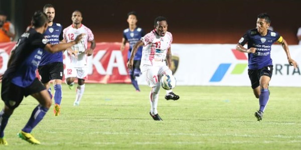 Terkam Surabaya United, Arema Cronus Puncaki Grup E