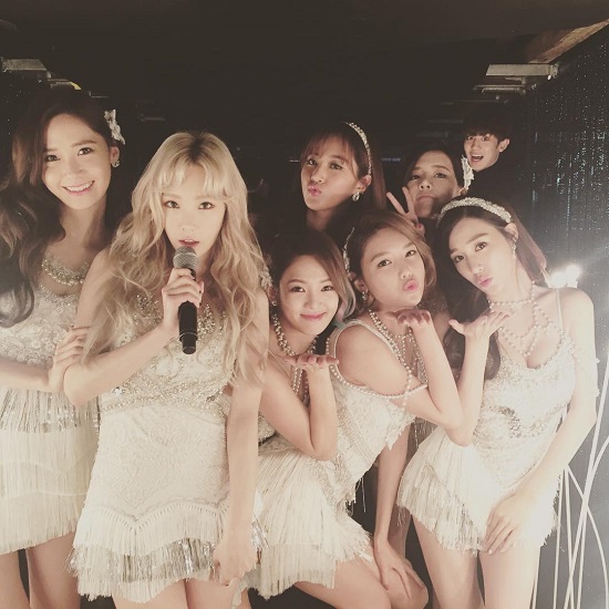 Unggah Foto Bareng SNSD, Sooyoung Pamer Personel Terbaru