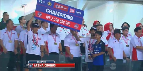 Arema Cronus Menang Piala Bayangkara Cup 2016, 2-0 Persib Bandung