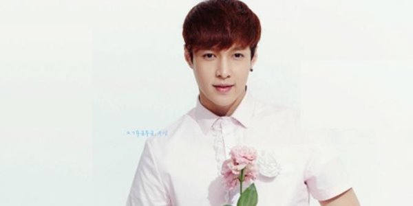 Video Lay EXO Pingsan di Backstage Usai Perform Bikin EXO-L Cemas