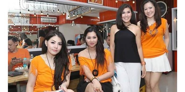 Bakso Djingkrak Sunter, Warung dengan Pelayan Seksi yang Bikin Heboh 2