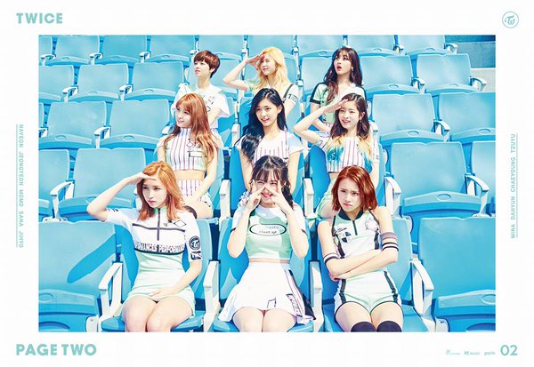 "Page Two" TWICE Tembus 100.000 Penjualan