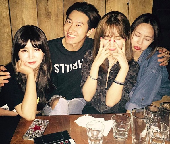 Resmi Tinggalkan Miss A dan JYP, Jia Dapat Dukungan Zhou Mi SuJu-M