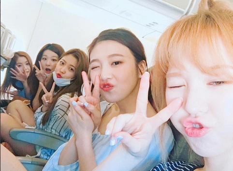 Dekat Layaknya ‘Keluarga’, Red Velvet Pamer Foto Konyol Tapi Unyu