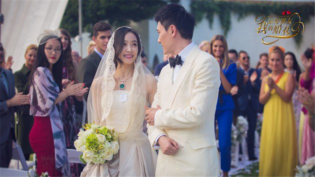 Victoria f(x) Cantik Mempesona Dalam Balutan Gaun Pengantin