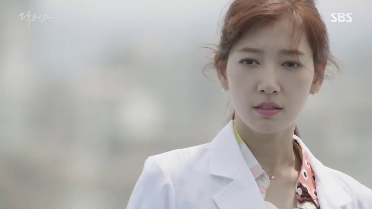 Park Shin Hye Pakai Nail Art Saat Jadi ‘Dokter’, SBS Minta Maaf Ke Netizen