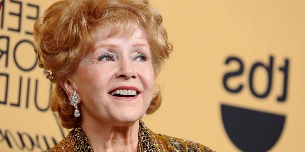 Debbie Reynolds Meninggal Selang Dua dari Anaknya, Carrie Fisher