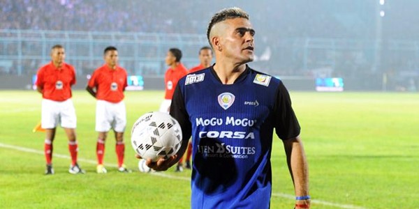 Tampil Fantastis, El Loco Gonzales Bawa Arema ke Final Piala Presiden